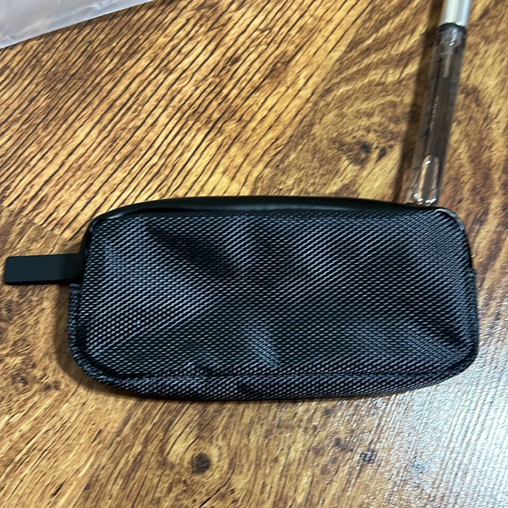Invictus Travel Set(New) - Picture 9 of 14